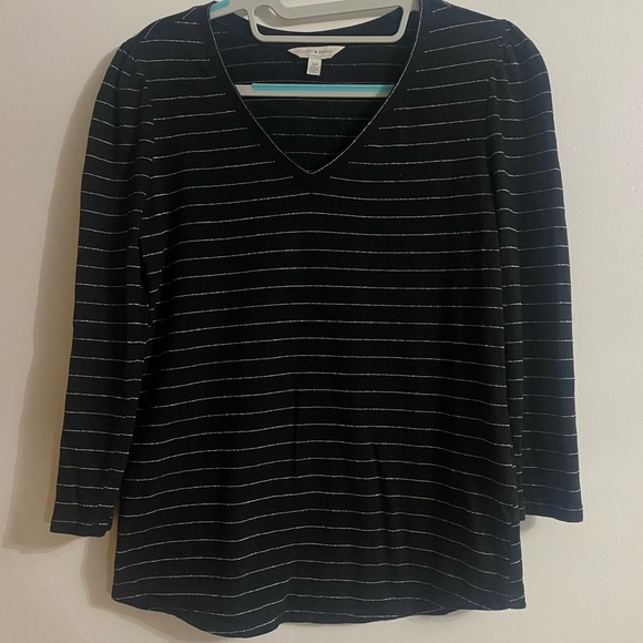Stripe Puff Sleeve V-Neck Tee - Picture 4 of 6